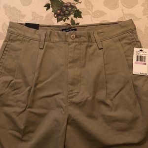 Nautica pleated khaki shorts 32”